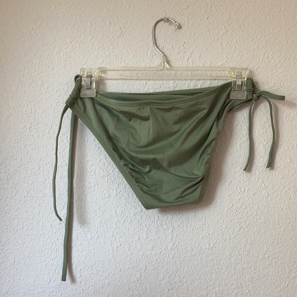 Bottom - Picture 2 of 2